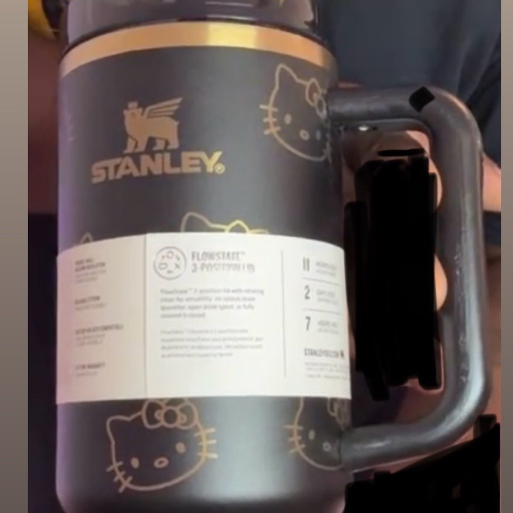 Stanley Black and Gold Hello Kitty Mug Last Special - Picture 5 of 6